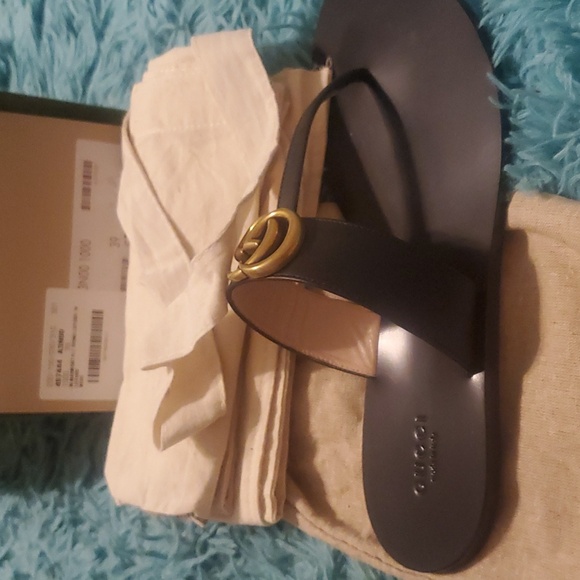 Gucci Black Flat Marmont Leather Thong! Size 39 New in Box - Picture 6 of 17